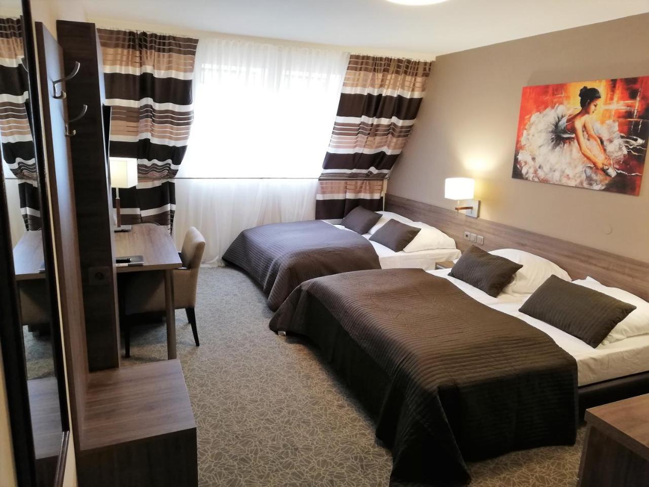 Hotel Zakliki كراكوفيا المظهر الخارجي الصورة